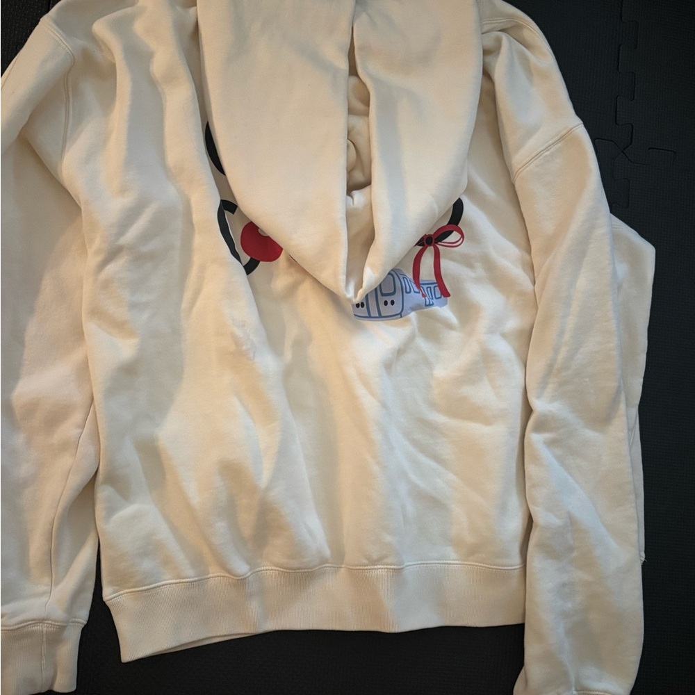 Cozy White Hoodie with Embroidered Design - Picture 4 of 5